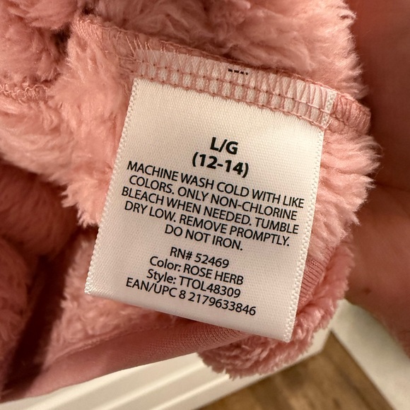 Time and Tru Women's Rose Quilted Vest - Picture 4 of 5